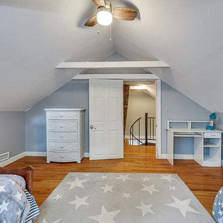 Quintessential New England Home With Patio And Grill! 普特南 外观 照片