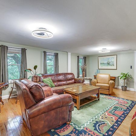 Quintessential New England Home With Patio And Grill! 普特南 外观 照片