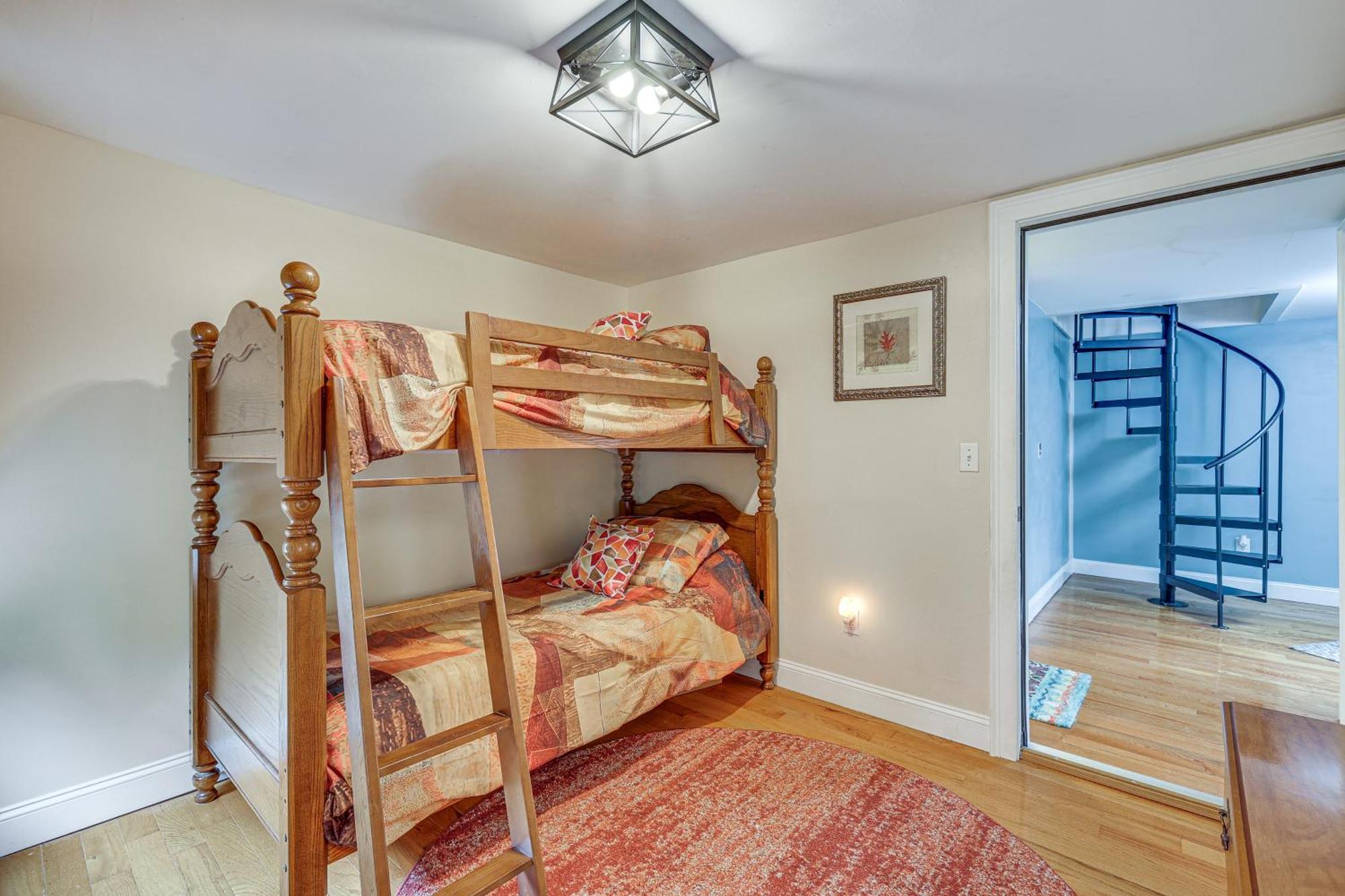 Quintessential New England Home With Patio And Grill! 普特南 外观 照片