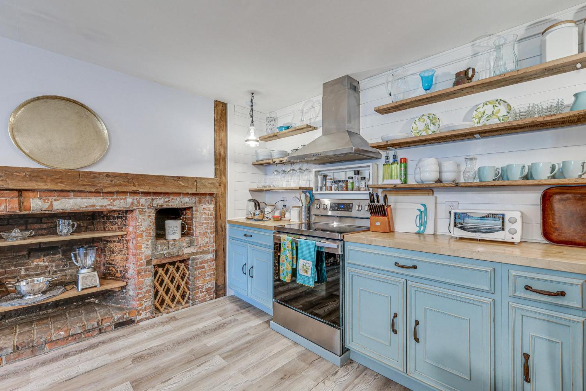Quintessential New England Home With Patio And Grill! 普特南 外观 照片