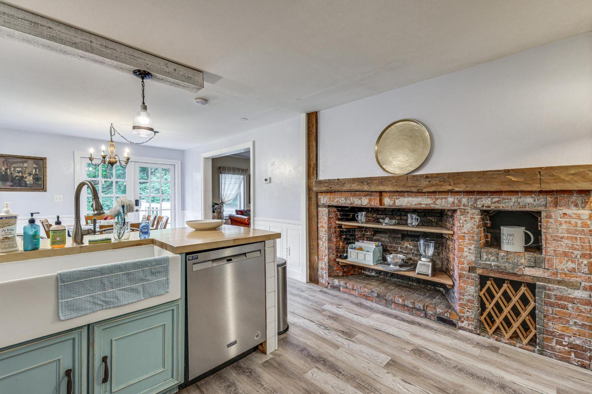 Quintessential New England Home With Patio And Grill! 普特南 外观 照片