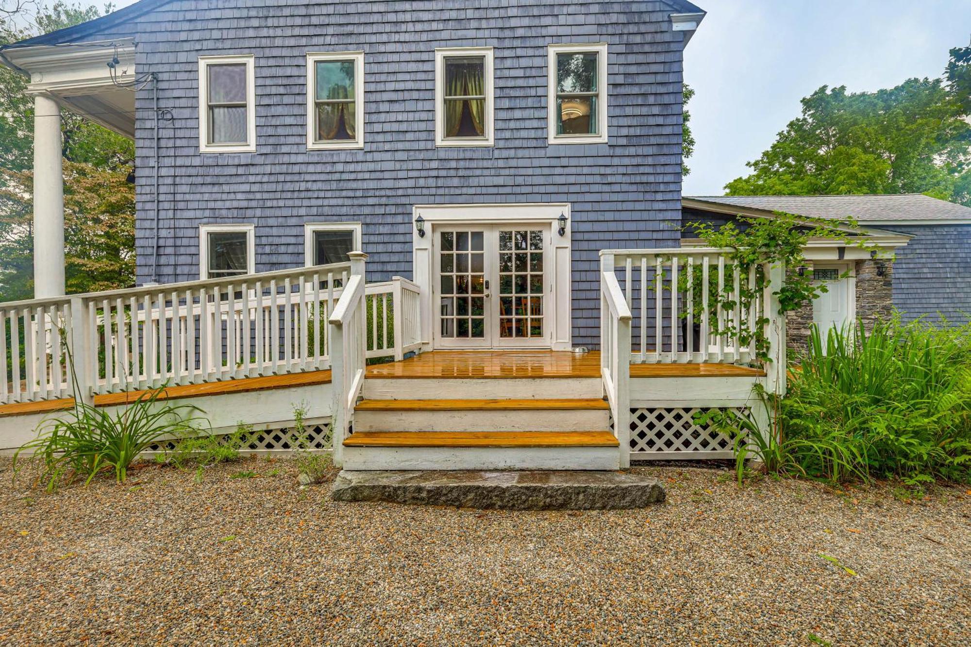 Quintessential New England Home With Patio And Grill! 普特南 外观 照片