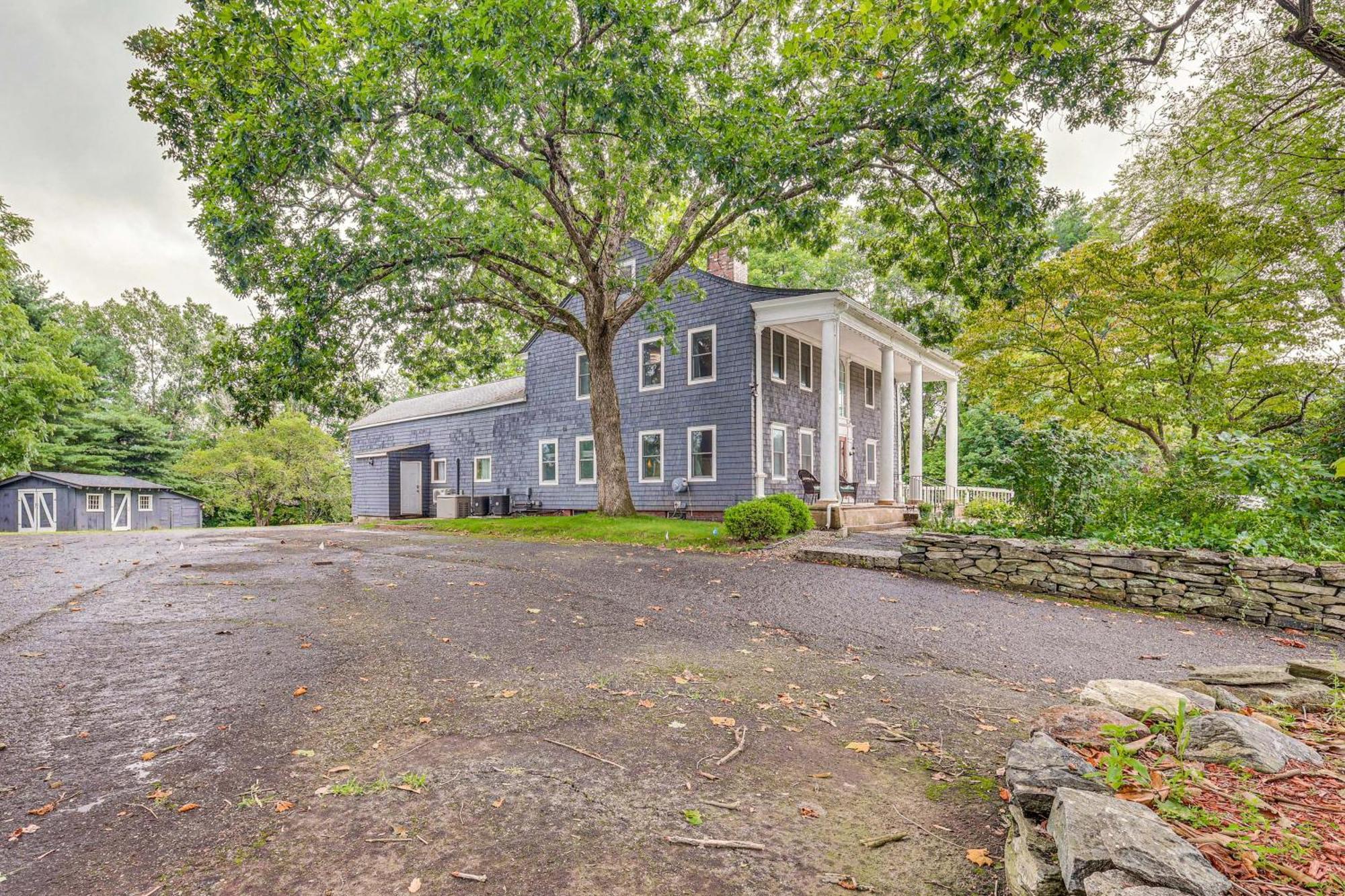 Quintessential New England Home With Patio And Grill! 普特南 外观 照片
