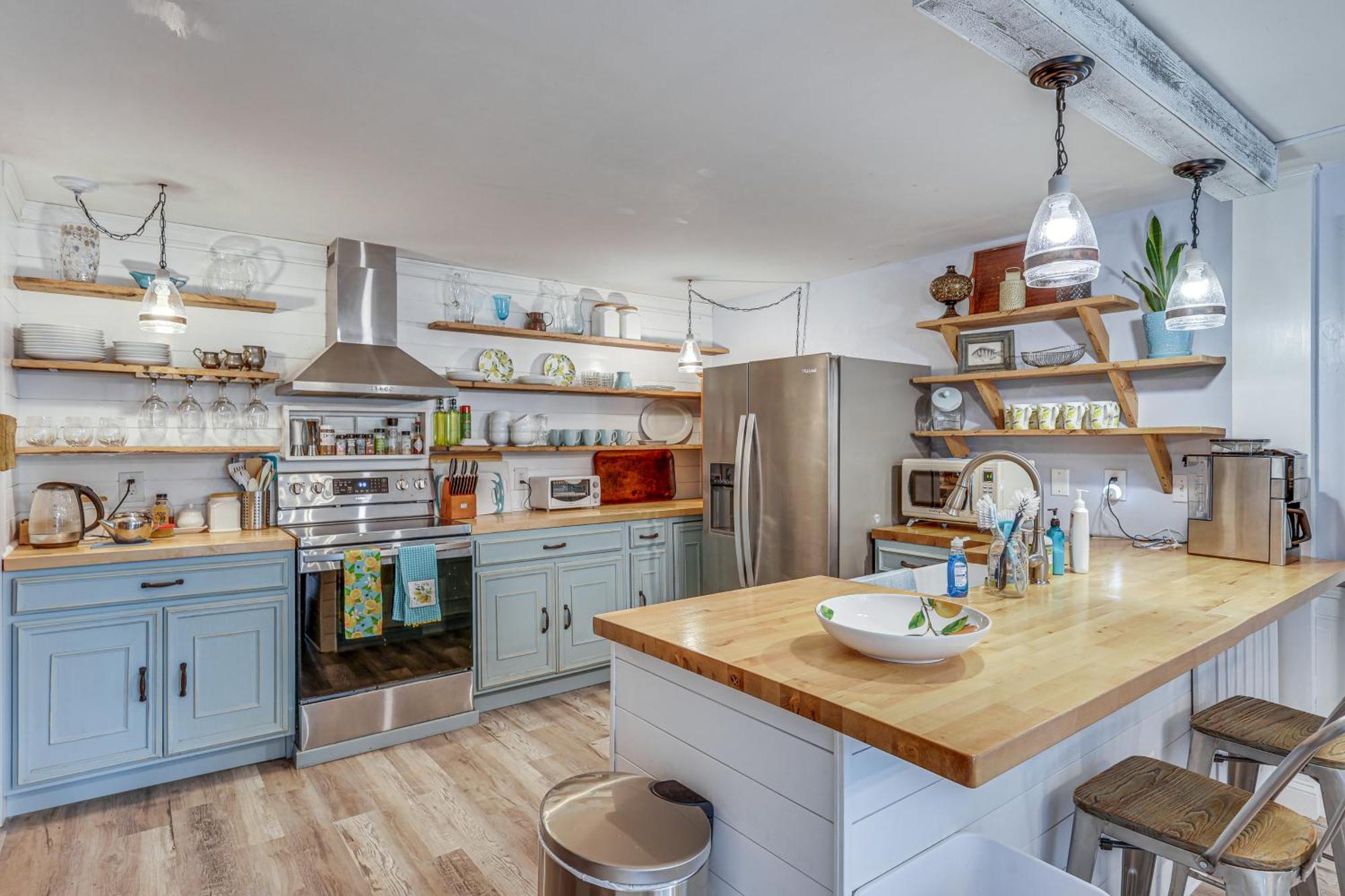 Quintessential New England Home With Patio And Grill! 普特南 外观 照片