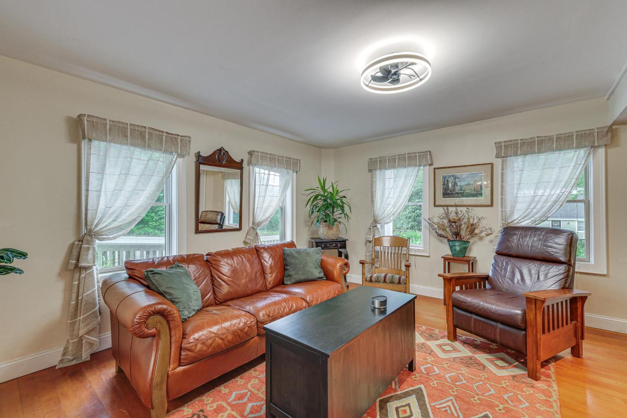 Quintessential New England Home With Patio And Grill! 普特南 外观 照片