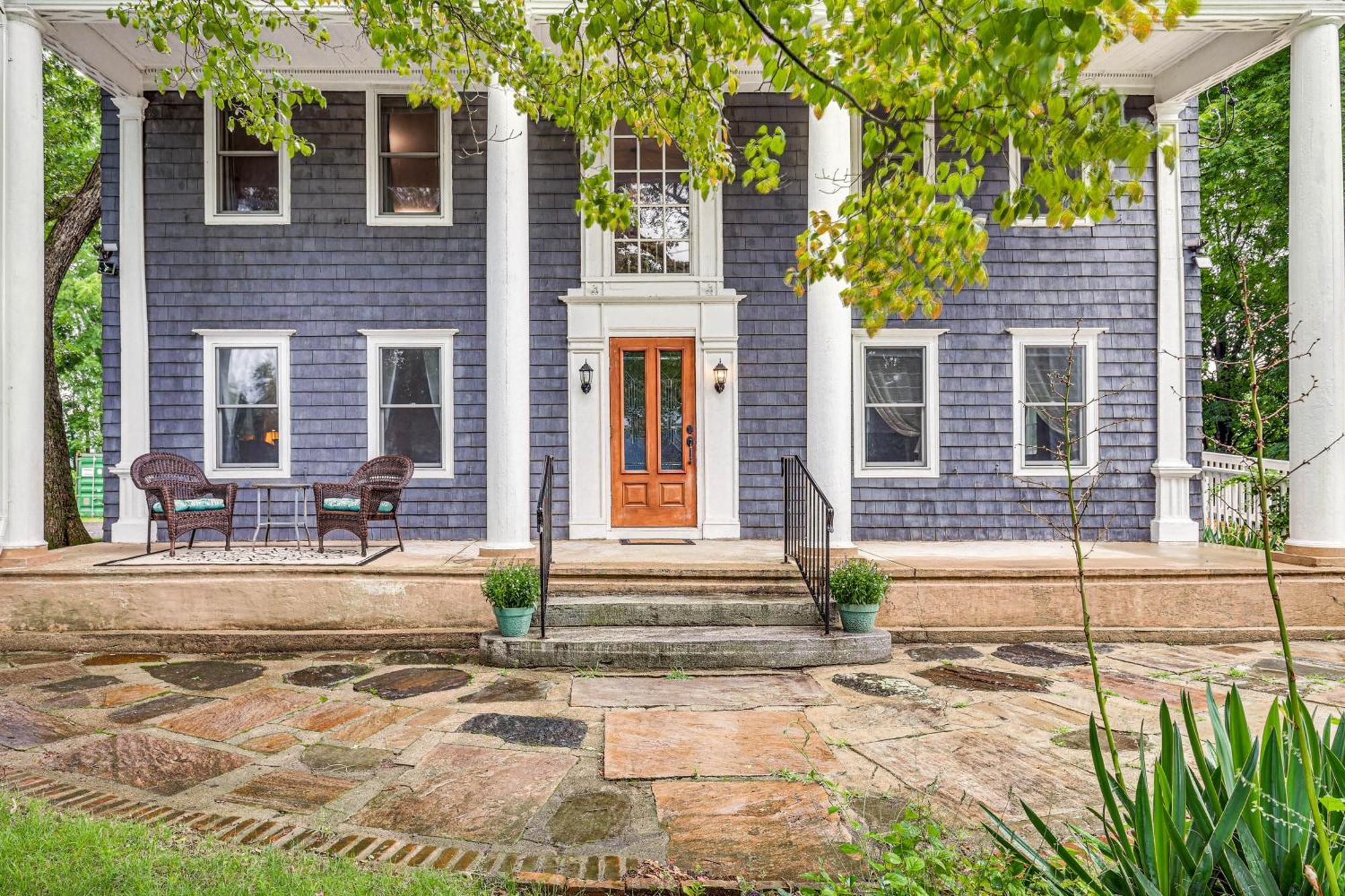 Quintessential New England Home With Patio And Grill! 普特南 外观 照片